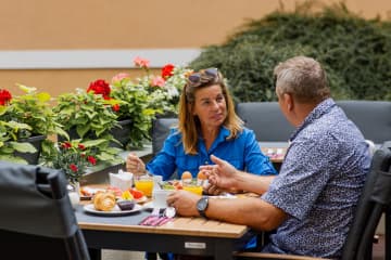 Проживание с завтраком